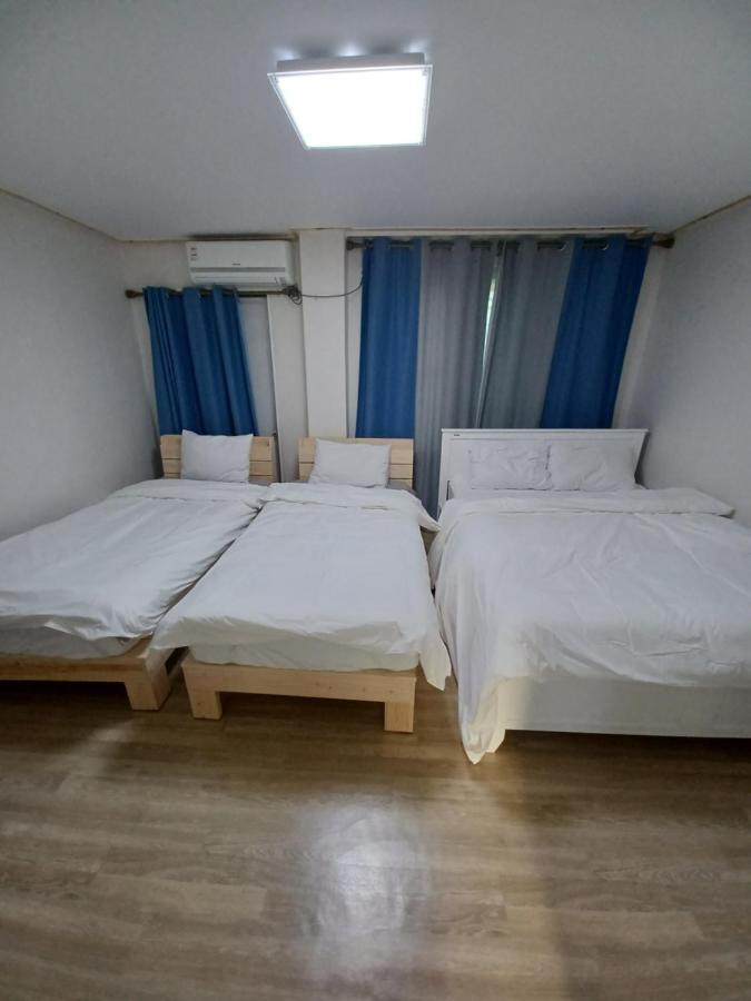 J&J Guesthouse Jeonju Exteriör bild