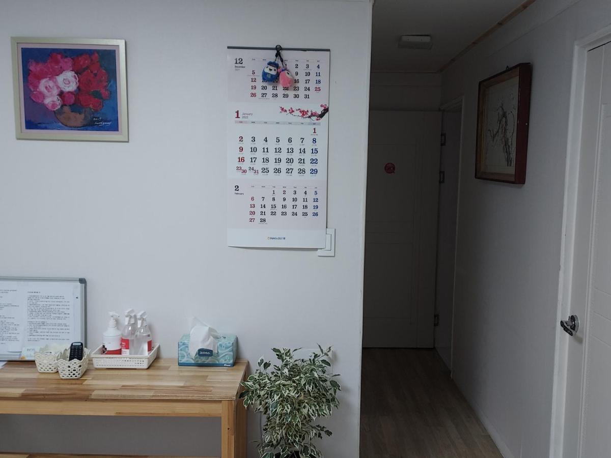 J&J Guesthouse Jeonju Exteriör bild